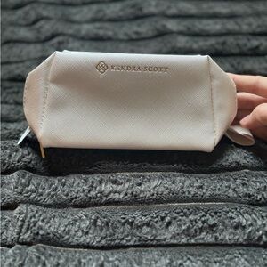 Kendra Scott Cream Cosmetic Bag